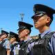 Oficializan un refuerzo salarial y mejoras laborales para el personal policial operativo