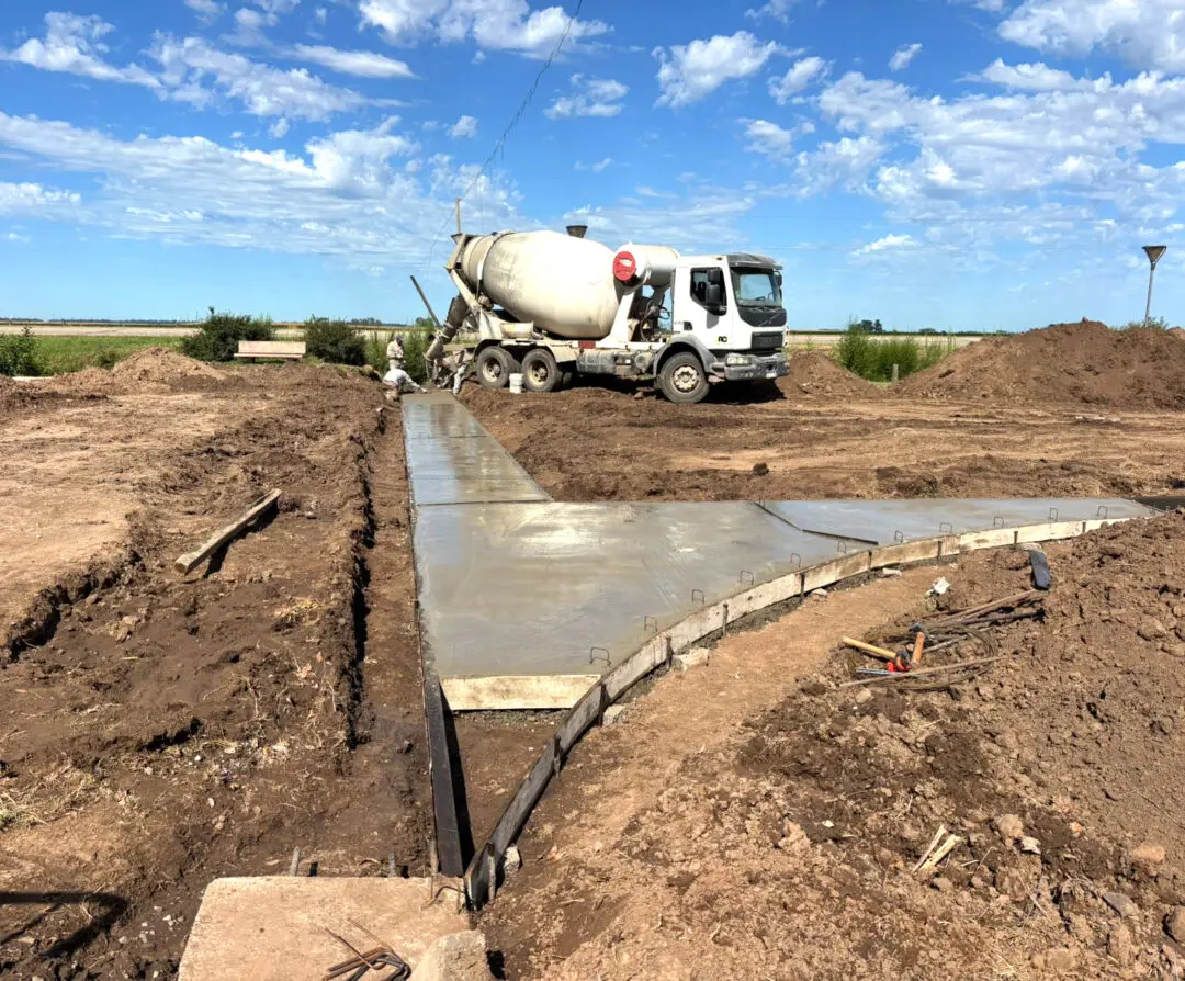 Villa Cañás mejora el drenaje y la circulación con obras en Calle 71