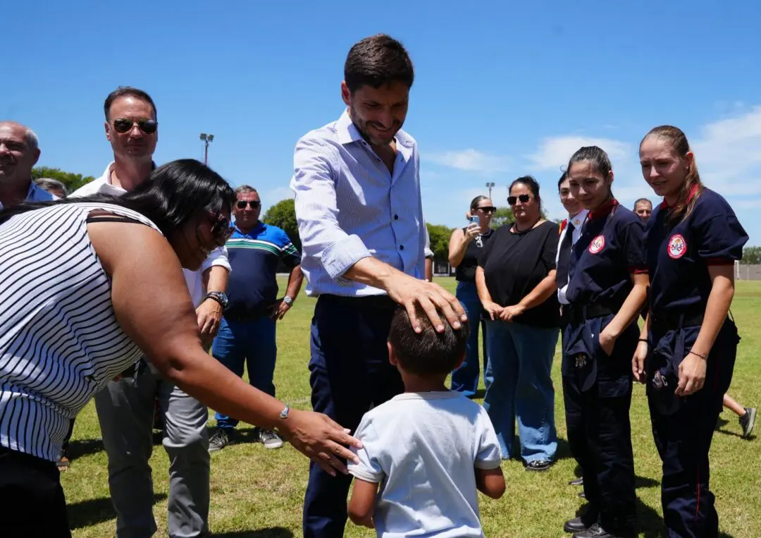 Pullaro recorrió localidades de los departamentos General López y Caseros
