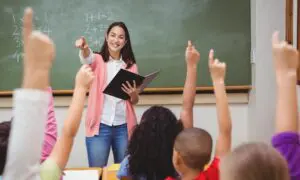 Santa Fe fija un salario inicial docente de $1.300.000 y se ubica entre los más altos del país