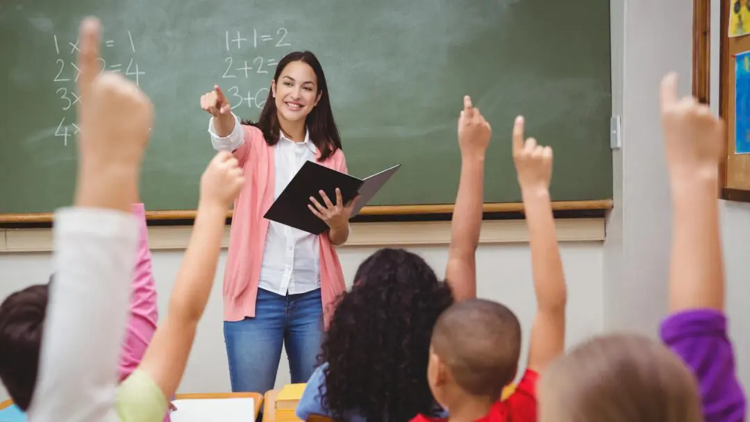 Santa Fe fija un salario inicial docente de $1.300.000 y se ubica entre los más altos del país