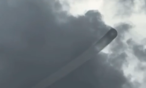 Teodelina: Una tromba marina sobre la laguna El Chañar sorprendió a vecinos y visitantes