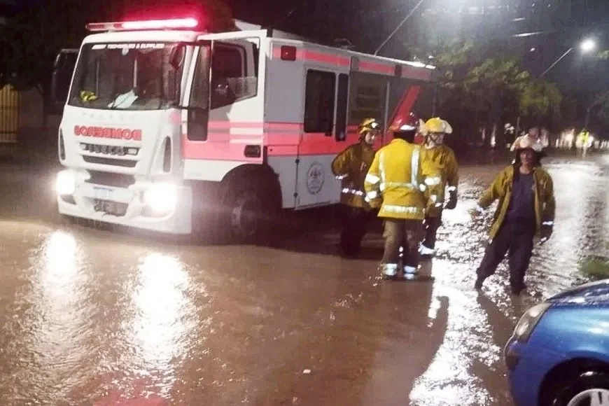 Temporal: Más de 200 milímetros y evacuados en el norte santafesino Temporal: Más de 200 milímetros y evacuados en el norte santafesino