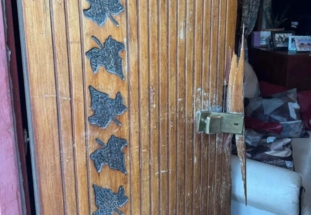 Venado Tuerto: Les robaron cinco veces y ahora destrozaron la puerta de la casa