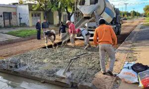Villa Cañás: Continúan las obras de pavimento y suman una nueva cuadra en Calle 57