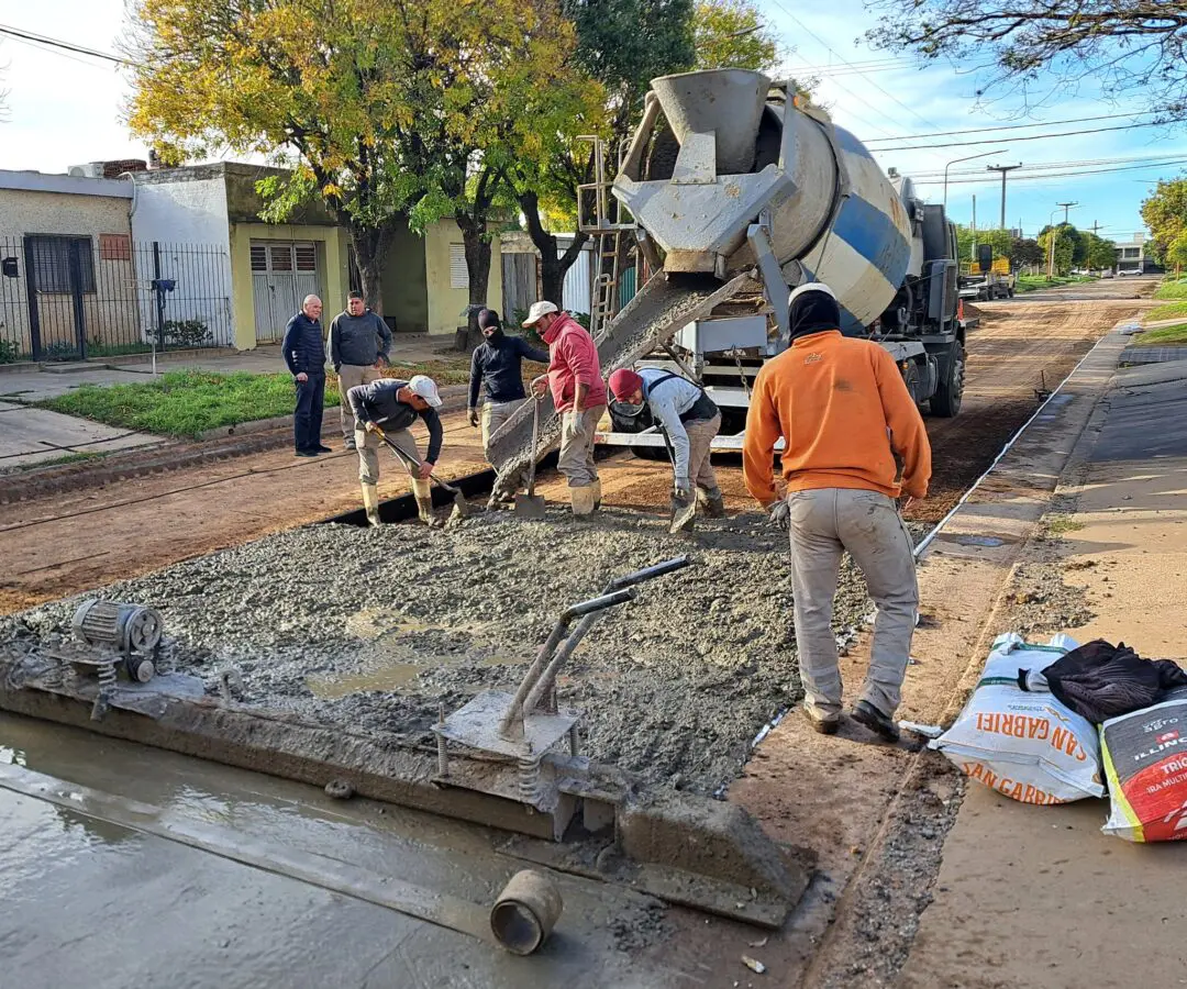 Villa Cañás: Continúan las obras de pavimento y suman una nueva cuadra en Calle 57