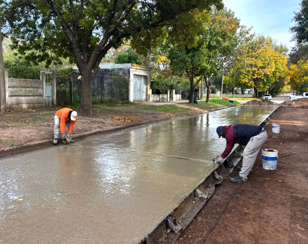 Villa Cañás: Continúan las obras de pavimento y suman una nueva cuadra en Calle 57