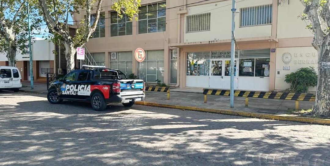 Amenazas a escuelas | 65 en un día: Cobrarán operativos de hasta $6 millones