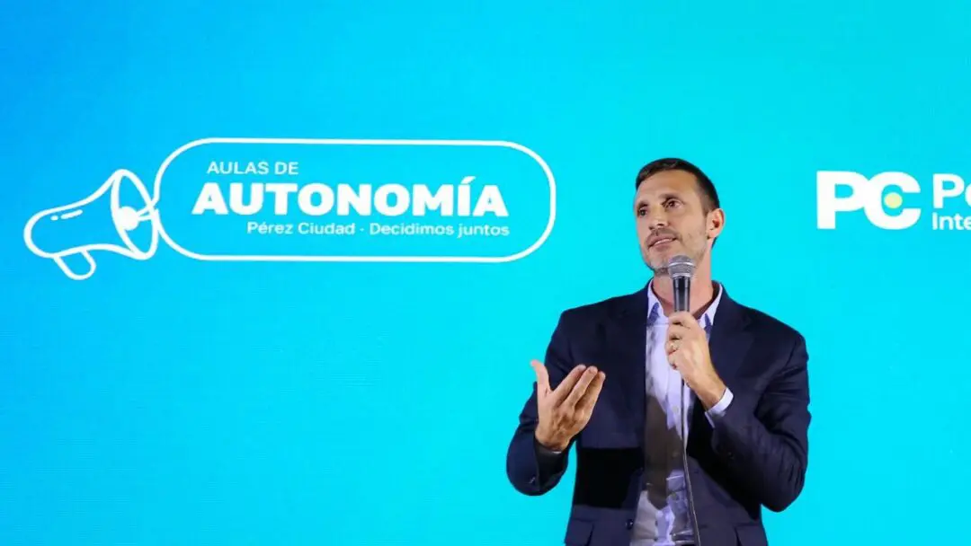 Pérez: Más de 200 vecinos participaron del primer Aula de Autonomía para construir la Carta Orgánica