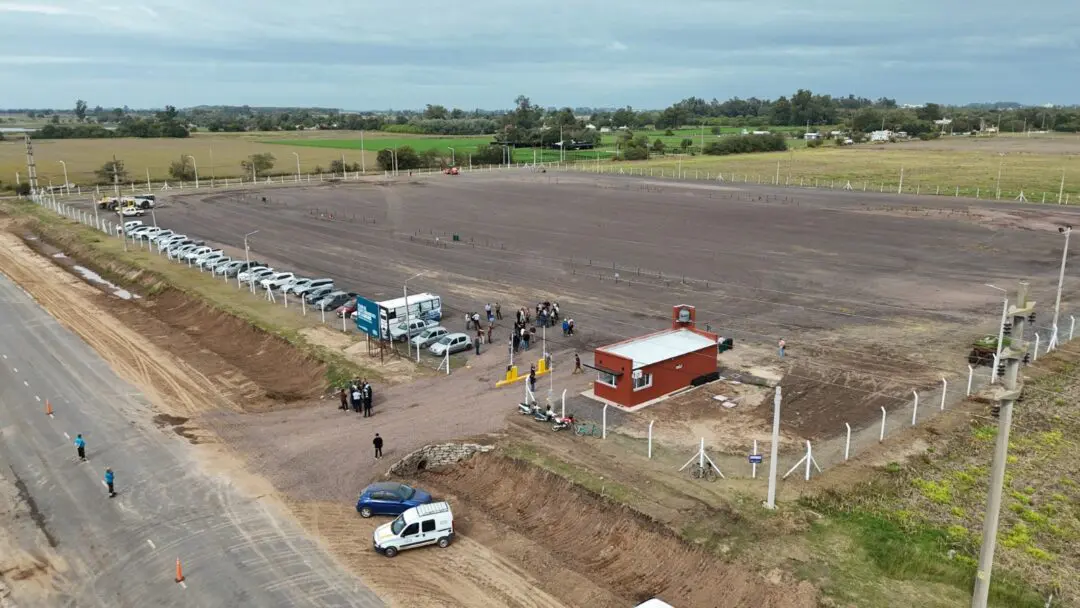 Venado Tuerto inauguró la playa para sacar camiones de los barrios Venado Tuerto inauguró la playa para sacar camiones de los barrios