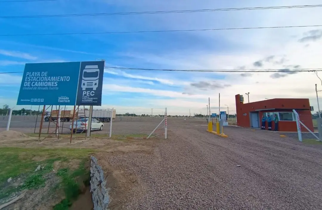 Venado Tuerto inauguró la playa para sacar camiones de los barrios Venado Tuerto inauguró la playa para sacar camiones de los barrios
