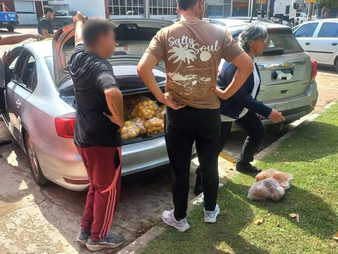 Decomisan mercadería por venta ambulante irregular en Villa Cañás Decomisan mercadería por venta ambulante irregular en Villa Cañás