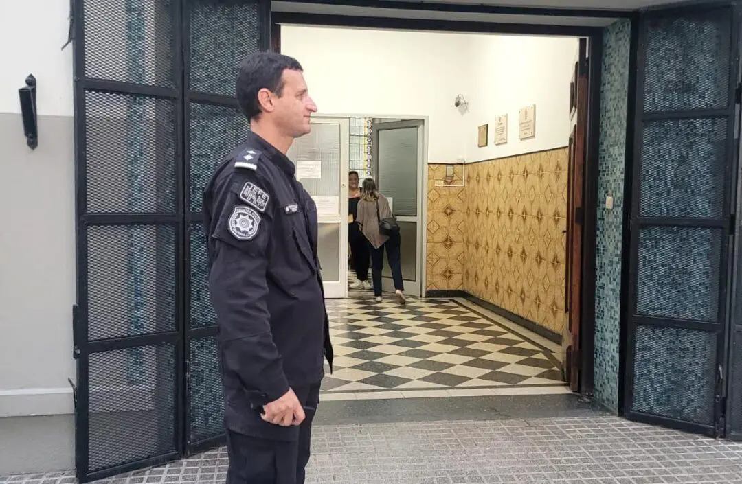 Amenazas a escuelas | 65 en un día: Cobrarán operativos de hasta $6 millones