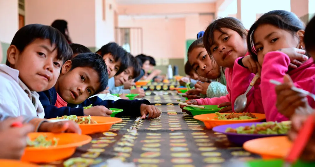 Cada vez más chicos dependen de comedores y copas de leche