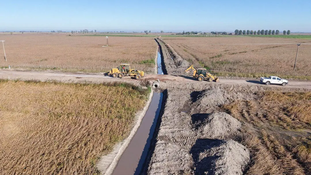 Lluvias intensas: Santa Fe acelera obras hídricas en más de 100 localidades para prevenir inundaciones Lluvias intensas: Santa Fe acelera obras hídricas en más de 100 localidades para prevenir inundaciones