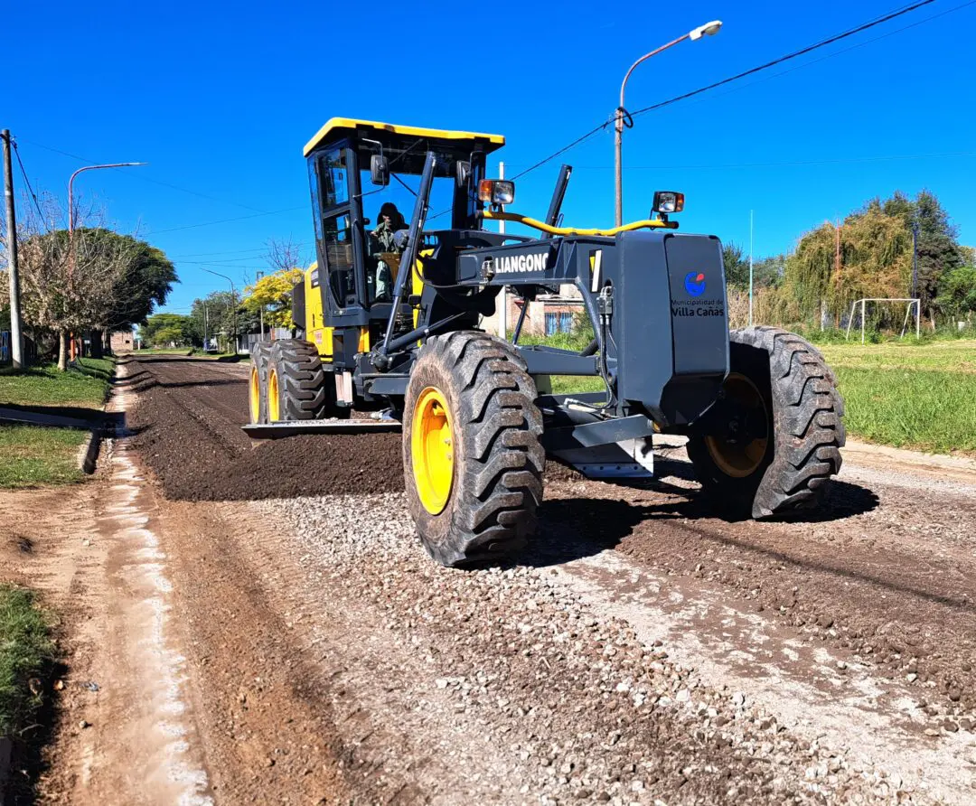 Villa Cañás avanza con nuevas obras de pavimento y mejoras en calles de tierra