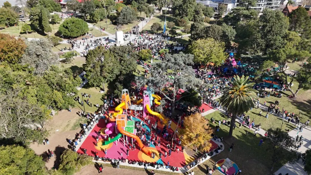 Venado Tuerto reinauguró su histórica Plaza San Martín tras una renovación integral Venado Tuerto reinauguró su histórica Plaza San Martín tras una renovación integral
