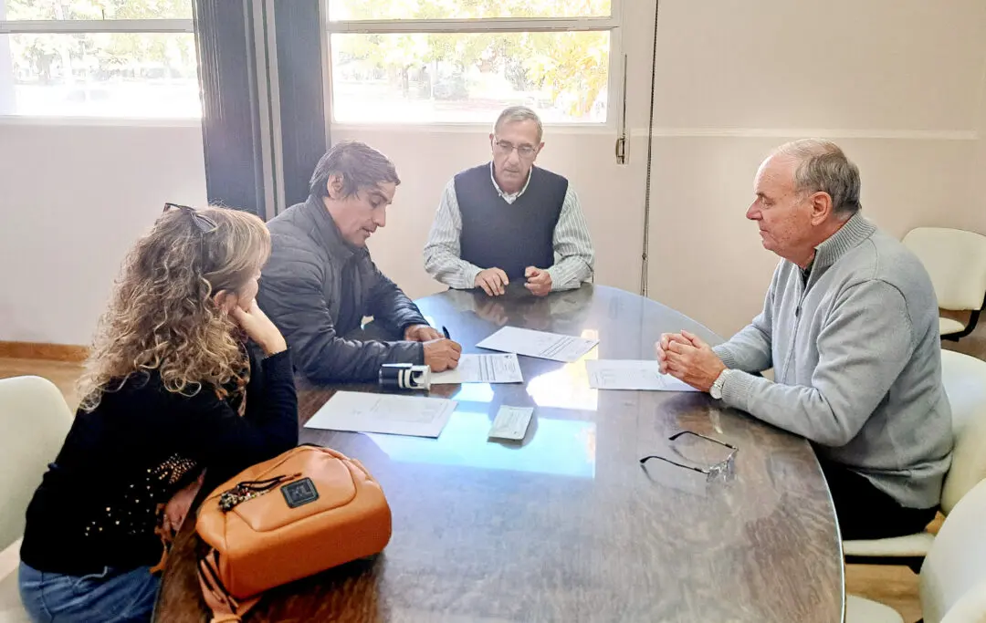 Villa Cañás: Entregaron casi $6 millones a la Escuela Técnica por la recaudación del Balneario Villa Cañás: Entregaron casi $6 millones a la Escuela Técnica por la recaudación del Balneario