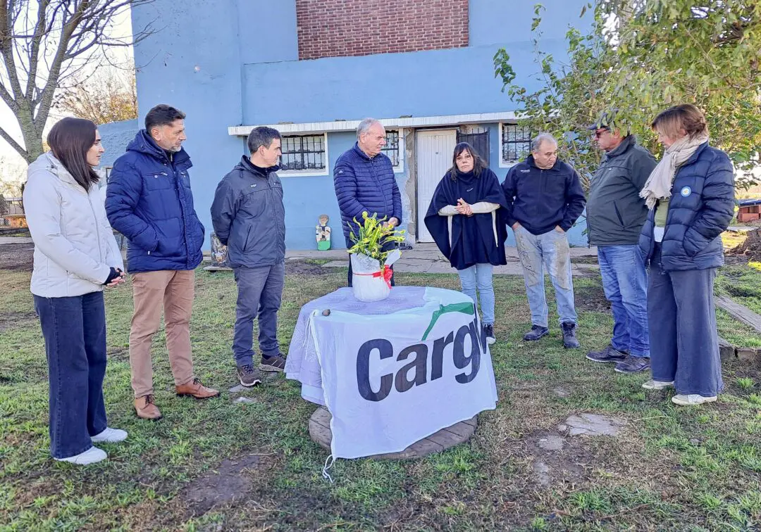 Villa Cañás: Donaron 95 árboles para el Refugio Canino