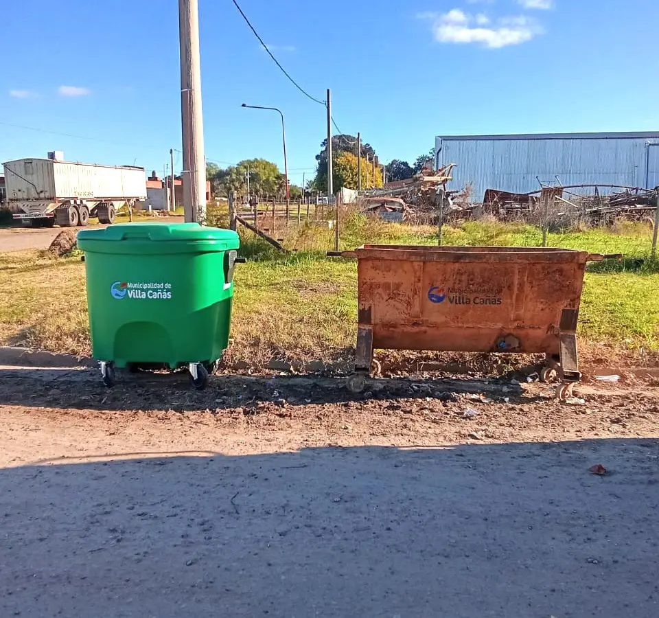 Villa Cañás: Se sumaron 30 nuevos contenedores para reforzar la limpieza urbana Villa Cañás: Se sumaron 30 nuevos contenedores para reforzar la limpieza urbana