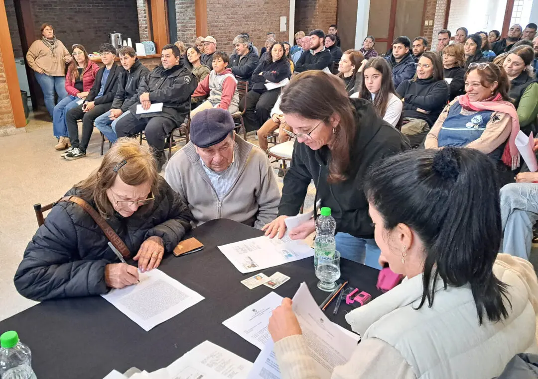 Villa Cañás: 30 familias dieron un paso clave hacia la casa propia Villa Cañás: 30 familias dieron un paso clave hacia la casa propia