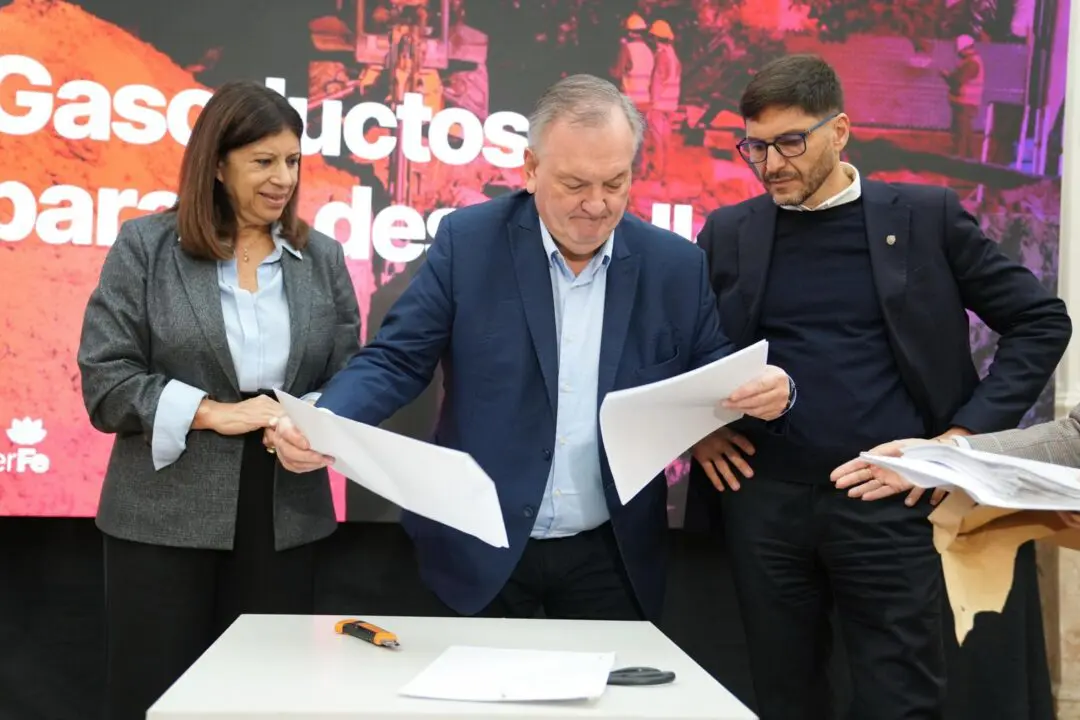 Pullaro anunció una inversión de US$ 26 millones para cinco gasoductos