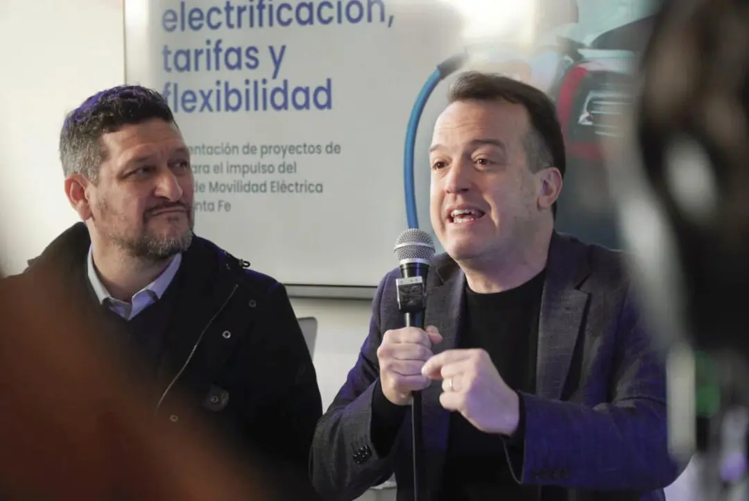 Movilidad eléctrica: Presentan proyectos para crear tarifas con descuentos de hasta 60% y una red provincial de carga