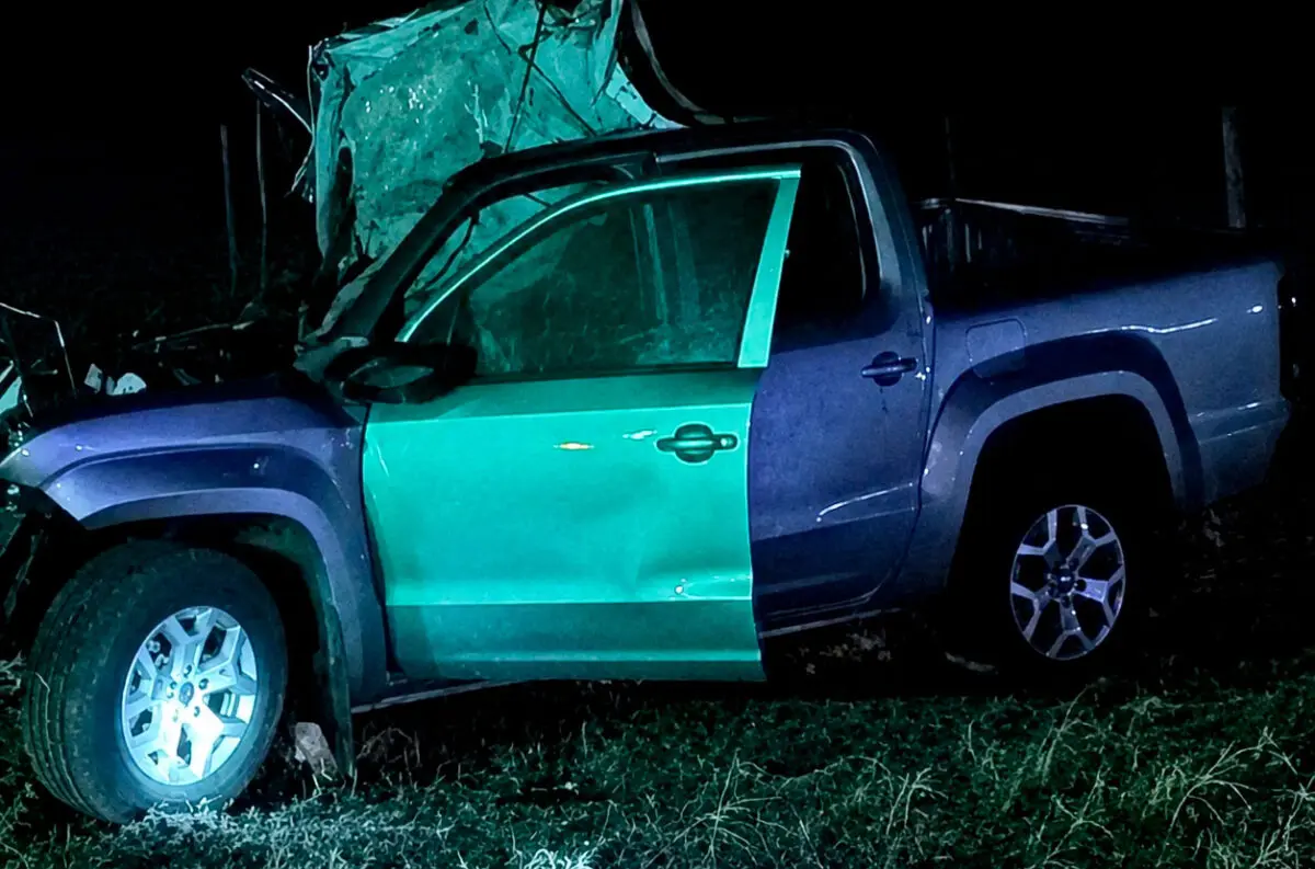 Carreras: Accidente fatal en Ruta 90 entre una camioneta y un camión Carreras: Accidente fatal en Ruta 90 entre una camioneta y un camión