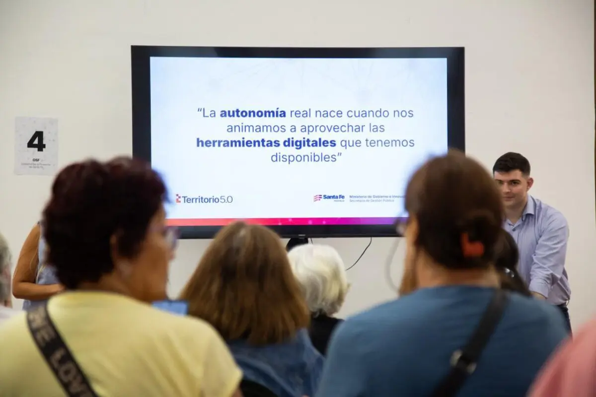 Provincia capacita a personas mayores para hacer trámites digitales y evitar estafas Provincia capacita a personas mayores para hacer trámites digitales y evitar estafas