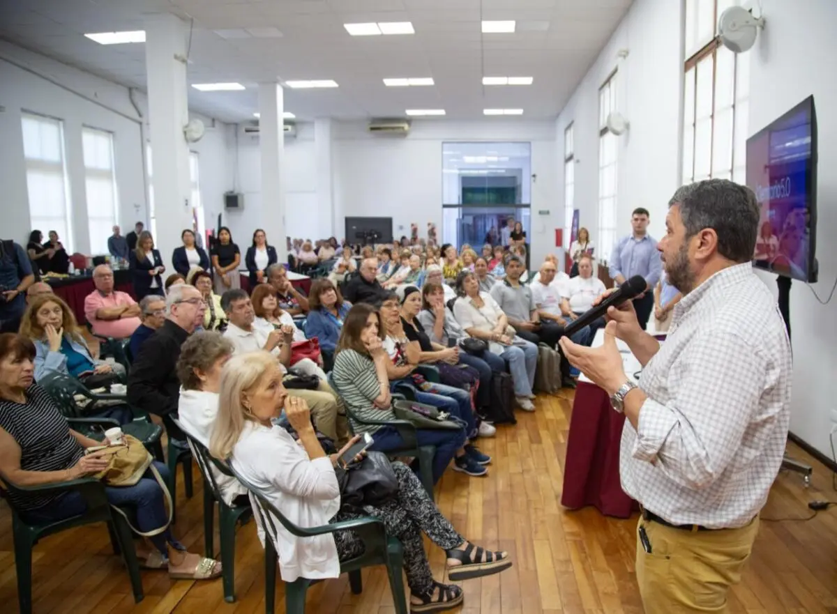 Provincia capacita a personas mayores para hacer trámites digitales y evitar estafas Provincia capacita a personas mayores para hacer trámites digitales y evitar estafas