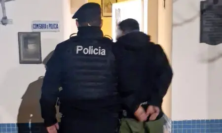 San Eduardo: Aprehendieron a un hombre por provocar daños en un colectivo