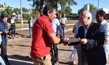 Lifschitz entregó 22 viviendas en Chañar Ladeado
