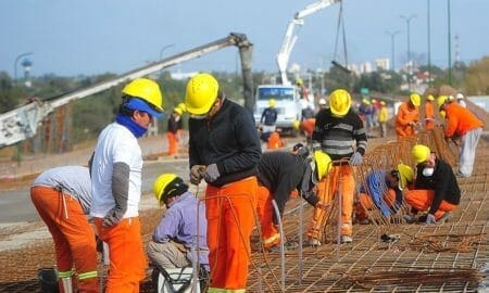 El Gobierno adelantó el aumento del salario mínimo, vital y móvil