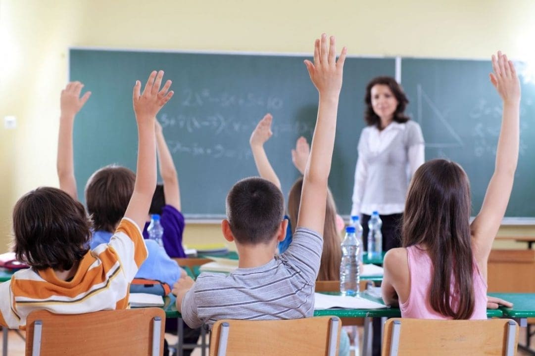 Empiezan las clases en la provincia, pero mañana y pasado vuelve el paro