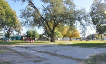 Villa Cañás: El municipio mejora el espacio público de plazas en dos barrios