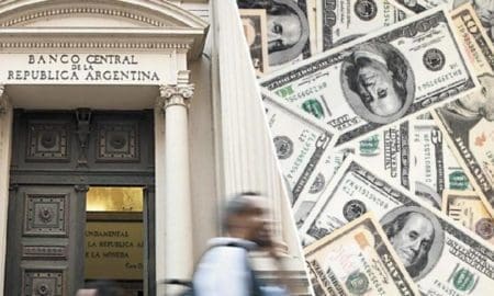 El dólar baja frente a una demanda más aplacada