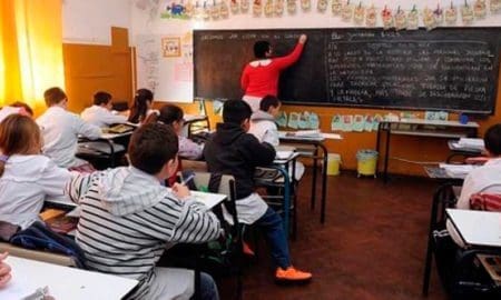 Adiós a la vieja libreta de notas en escuelas de la provincia