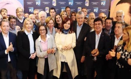 Cristina Kirchner se puso a "disposición" para la "construcción de un gran frente patriótico"