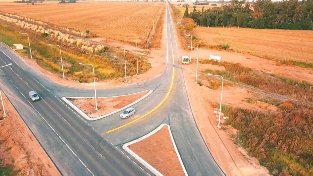 Lazzarino: Enrico informó que el acceso al pueblo está pronto de culminarse