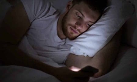 REFLEXIÓN: Un día sin WhatsApp, sin Tinder, sin Instagram.