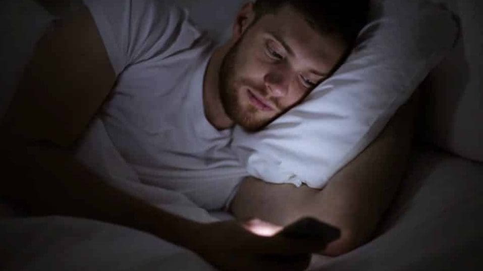 REFLEXIÓN: Un día sin WhatsApp, sin Tinder, sin Instagram.