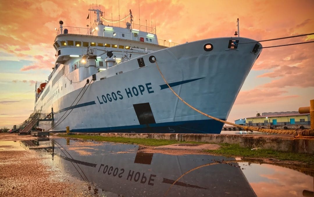 La biblioteca flotante más grande del mundo llegó a Rosario