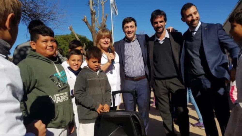 Venado Tuerto: La provincia entregó tablets y otros elementos adquiridos con la subasta de bienes decomisados