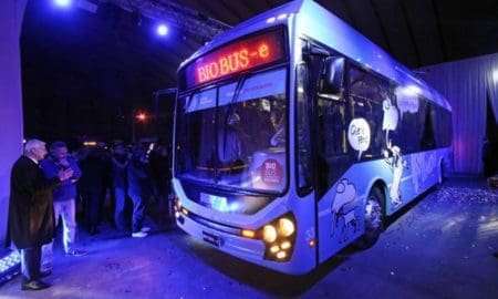 Lifschitz presentó el primer trolebús eléctrico fabricado en la provincia