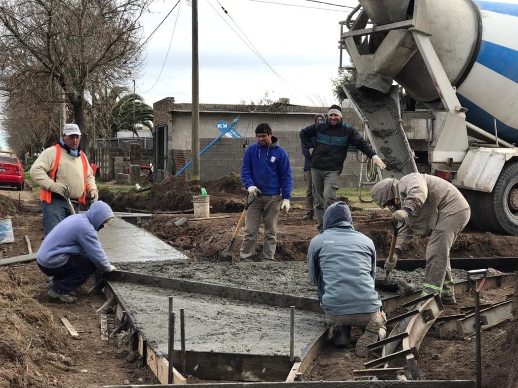 Villa Cañás: Continúa el plan de pavimentación en Avenida 59 entre 36 y 42 Villa Cañás: Continúa el plan de pavimentación en Avenida 59 entre 36 y 42