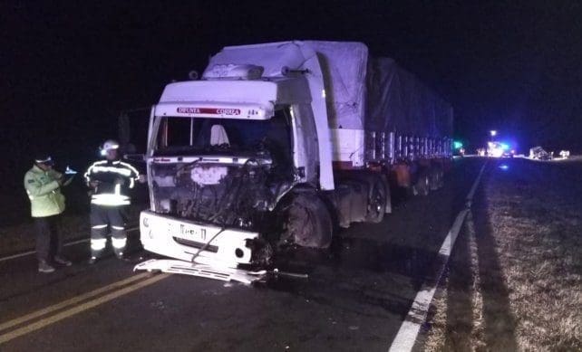 Santa Isabel: Un muerto al chocar un camión y un utilitario en la Ruta 8 Santa Isabel: Un muerto al chocar un camión y un utilitario en la Ruta 8