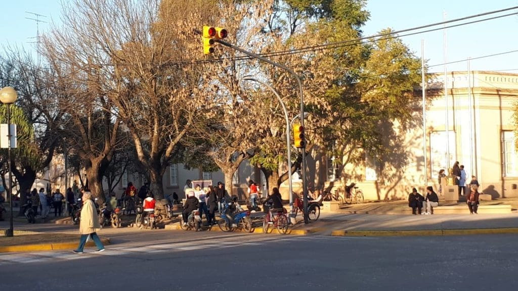Villa Cañás: Semáforos en Avenida 50 y Calle 55 Villa Cañás: Semáforos en Avenida 50 y Calle 55