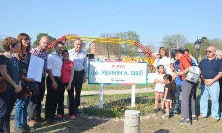 Villa Cañás: Se colocó el nombre de Dr. Fermín A. Sisó a la Plaza de Av. 51 entre 64 y 60