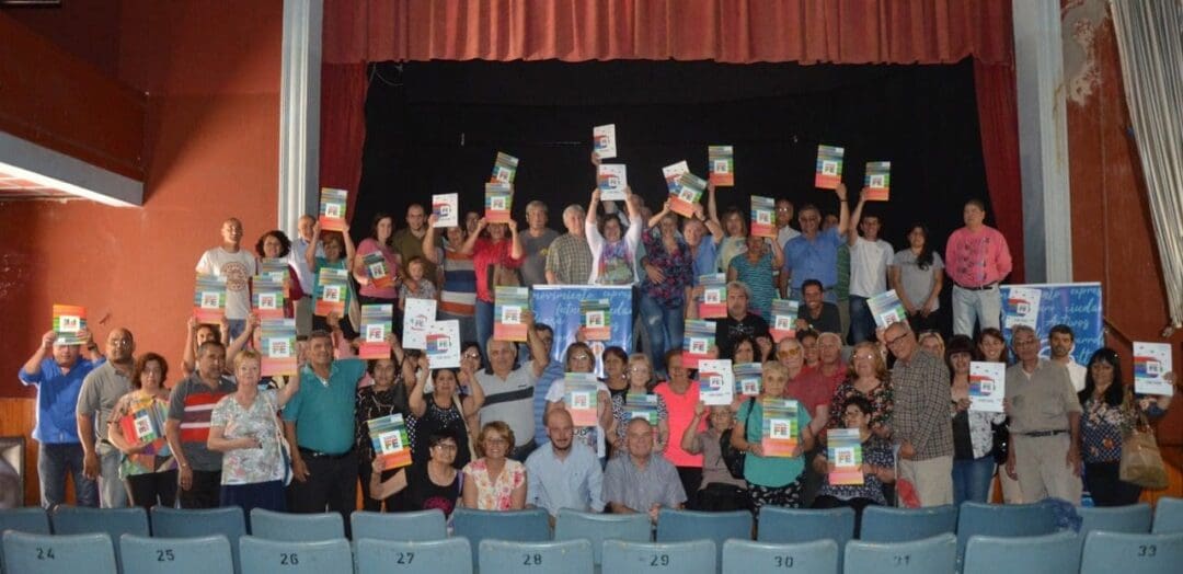 Villa Cañás: 50 familias recibieron escrituras de sus viviendas