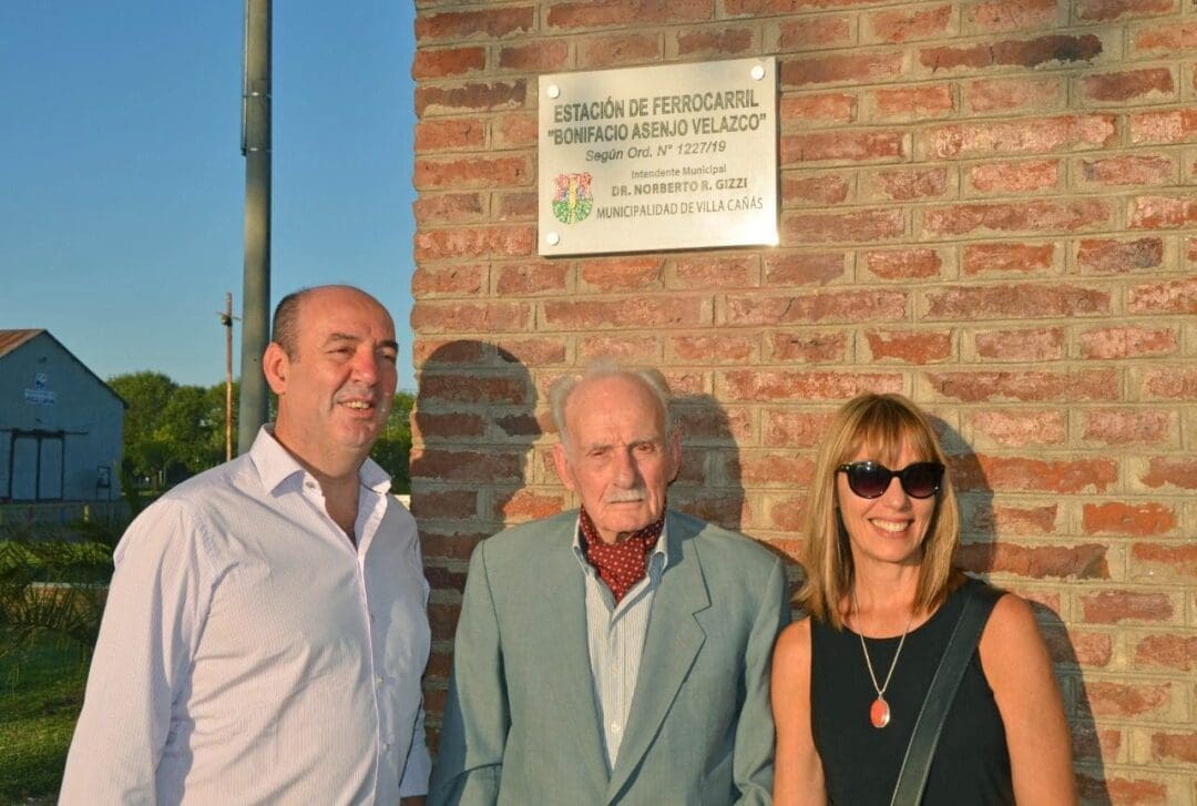 Villa Cañás: Se designó a la Estación de Ferrocarril con el nombre de Bonifacio Asenjo Velazco